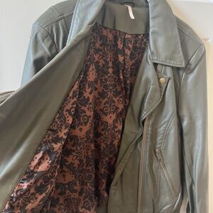 Free People Olive Green Leather Bomber Jacket Size Medium New with Tags Full Zip